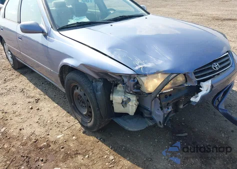 2000 Toyota Camry Le z USA, uszkodzony, nr VIN JT2BG22K0Y0520055